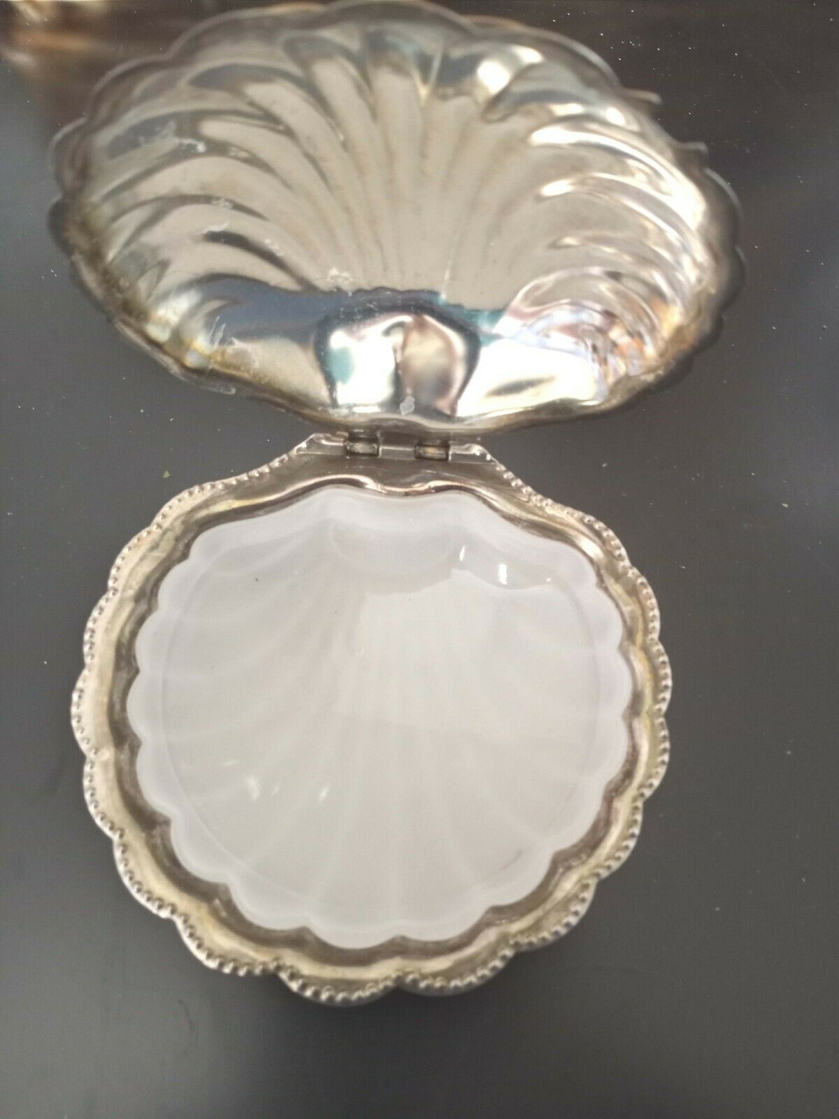 Vintage Silverplate Clam Shell Footed W/ Handle W/ Dish Insert Butter Dish