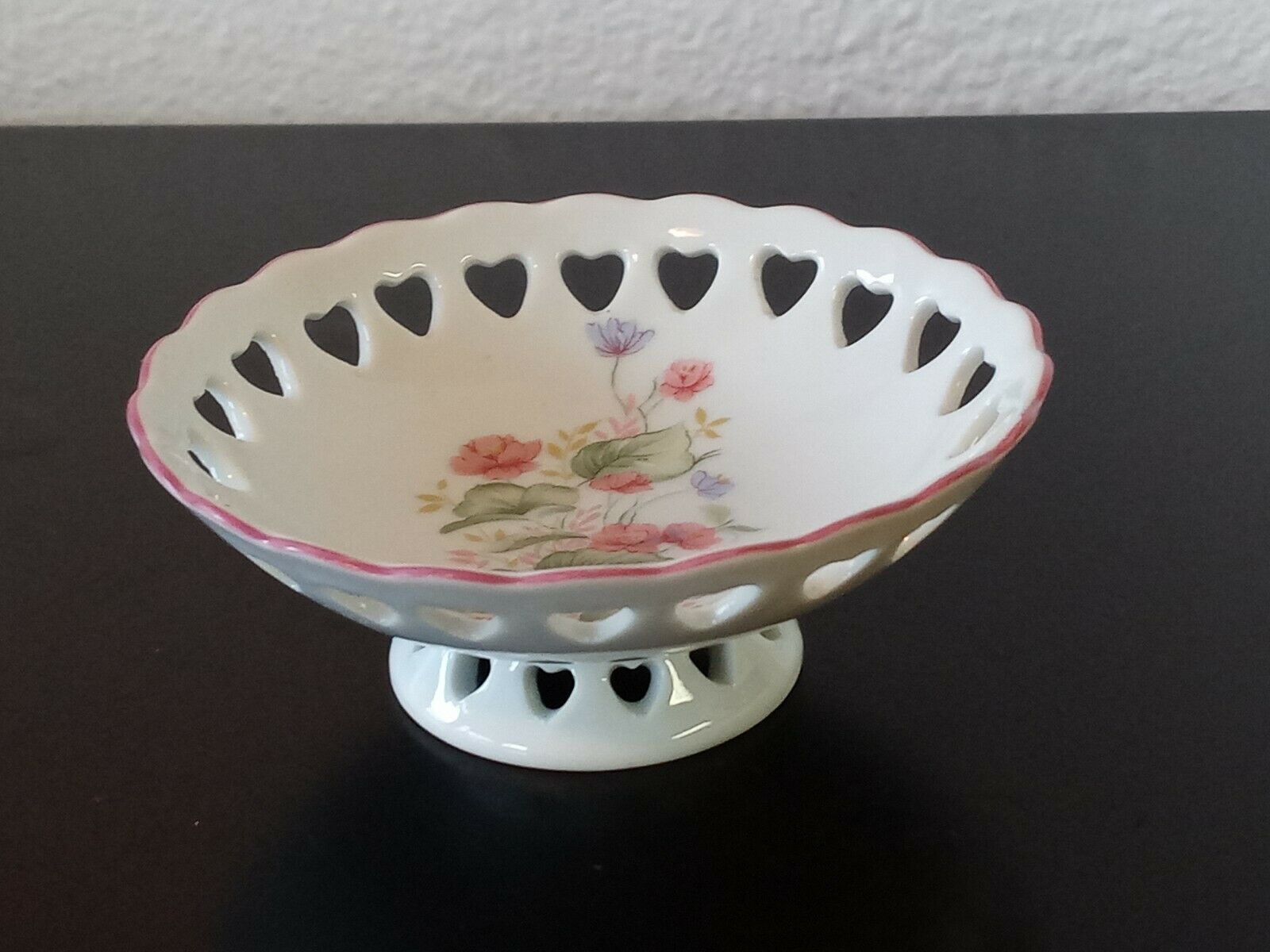 Small Reutter Floral Heart Reticulated Porzellan Footed Trinket Dish ~ Germany