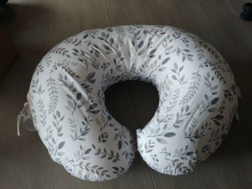 Boppy Nursing Pillow With Cover White & Floral Print In Great Condition