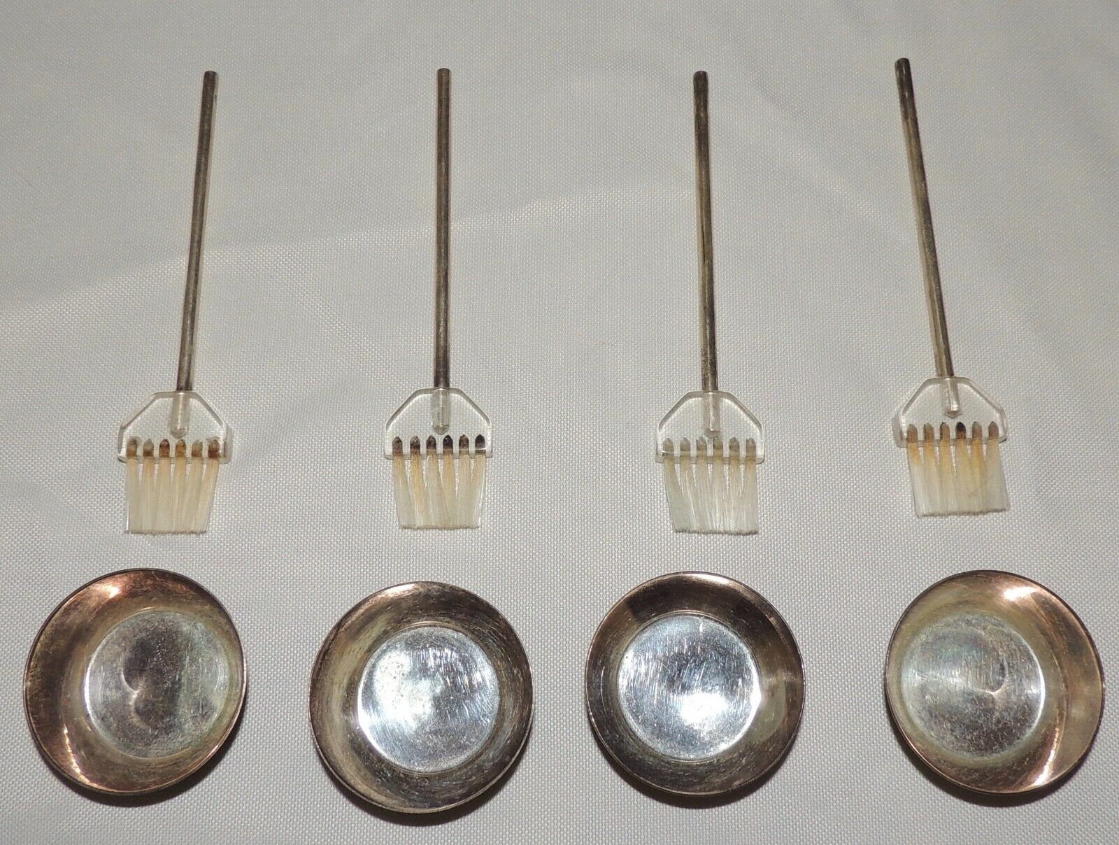 Vintage International Silver Co 4 Silver Plated Butter Cups And Brushes