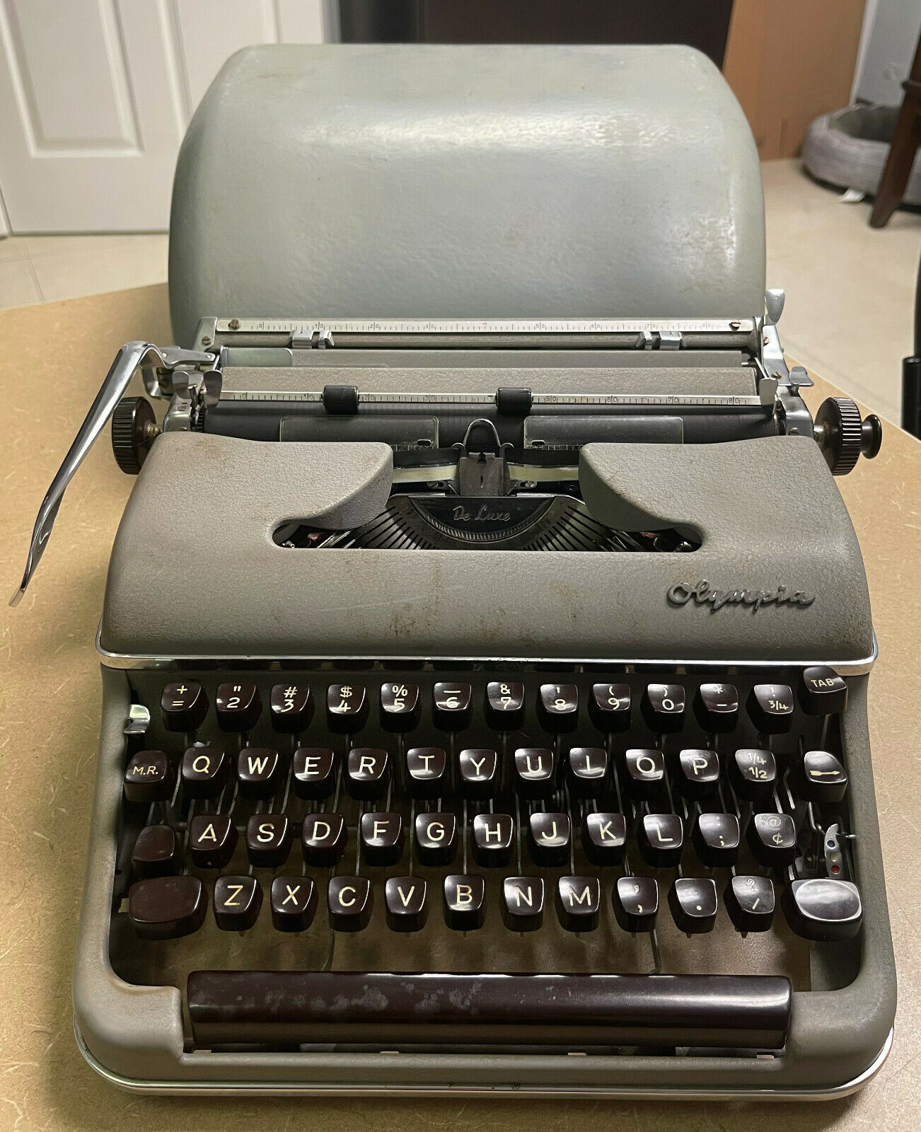 1950s Vintage Olympia Deluxe Portable Manual Typewriter With Case