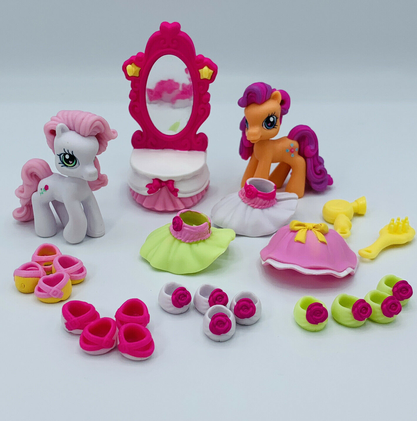 My Little Pony Ponyville Fancy Fashions With Desert Rose And Sew-and-sew Ponies